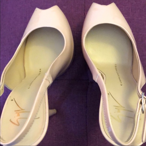 Magnificent pair of Guiseppe Zanotti heels - Picture 7 of 8